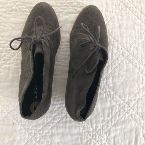 Great condition Franco Sarto Women’s Sz 9 Gray Suede Wedge Heel Lace-Up Booties - Picture 2 of 12
